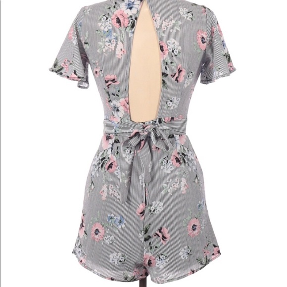 Crystal Doll juniors size 7 flirty striped romper - Picture 4 of 6